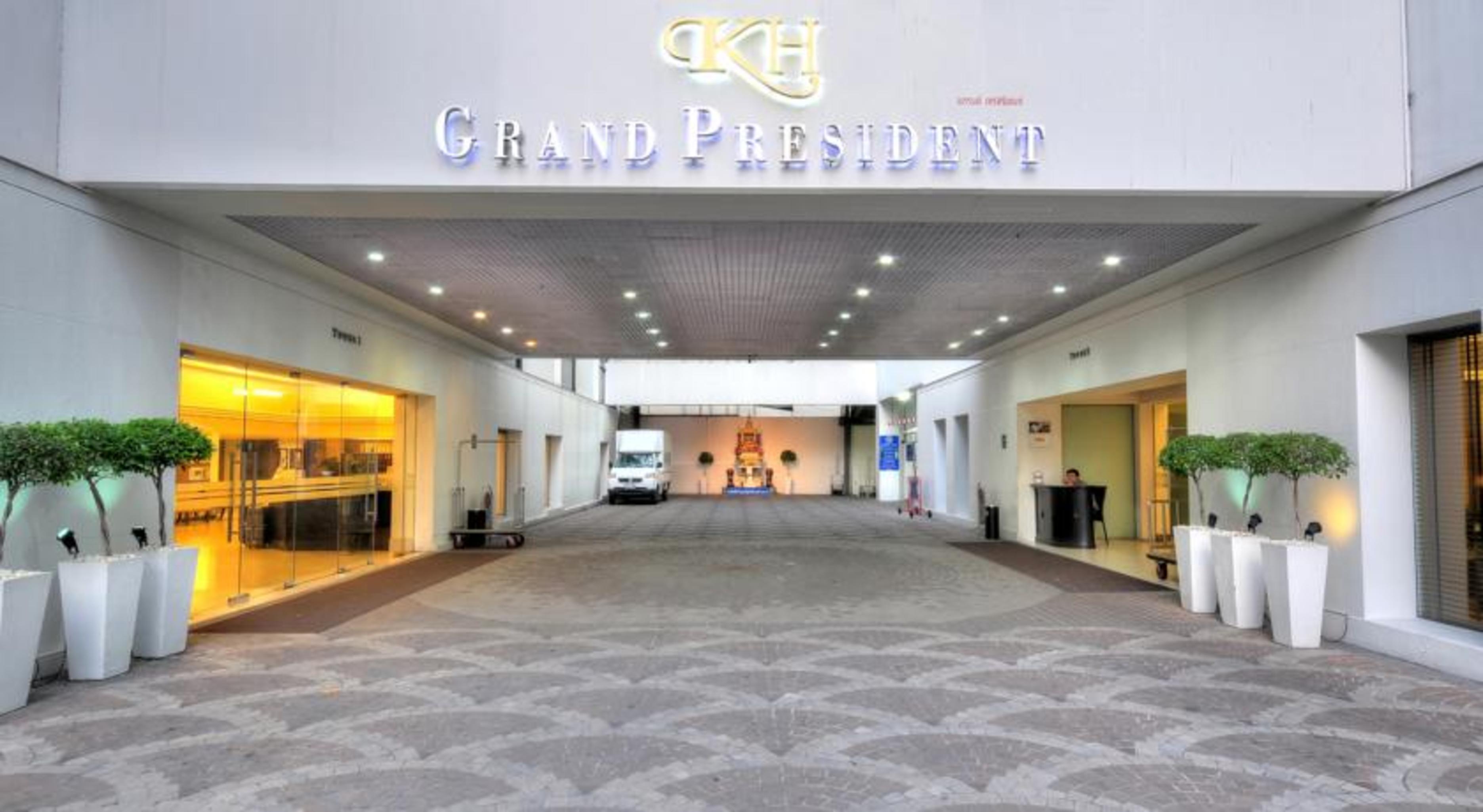 Grand President Apartment Bangkok Exterior photo